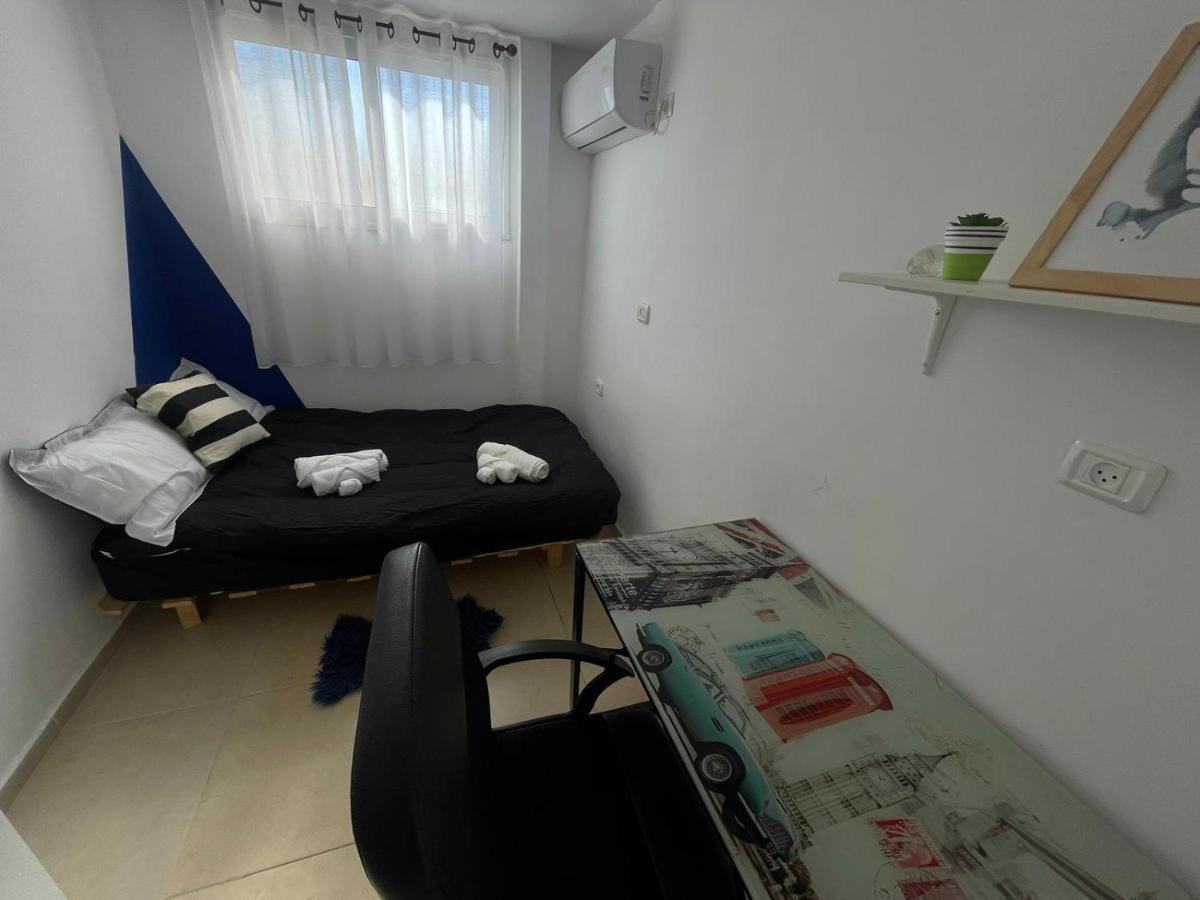 דירה על הפארק Lägenhet Beersheba Exteriör bild